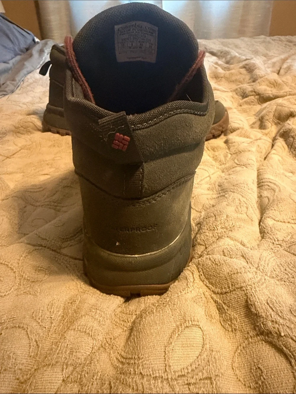 Columbia Men's Trail Mid-Top Boots in Olive with Brown Laces
